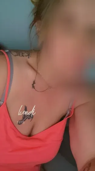 Amber, 30