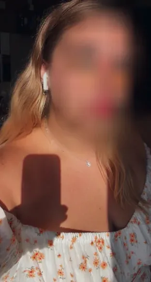 Catriona, 27