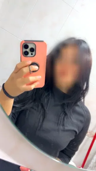 Claire, 30