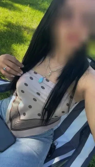 Courtney, 25