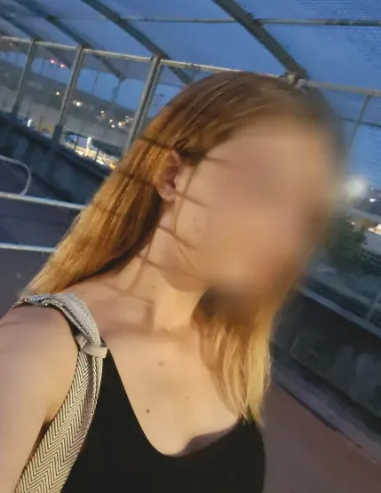 Danielle, 23