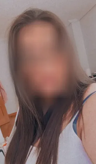 Ella, 29