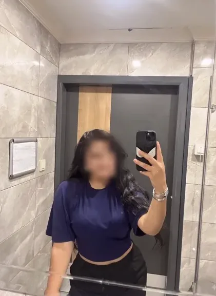 Holly, 20