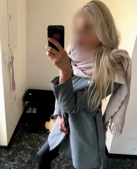 Isla, 24