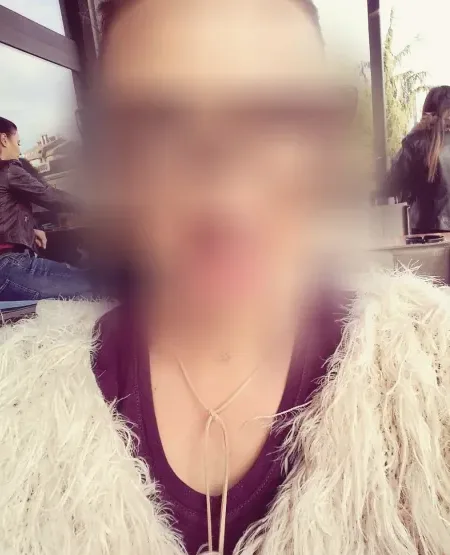Julia, 35