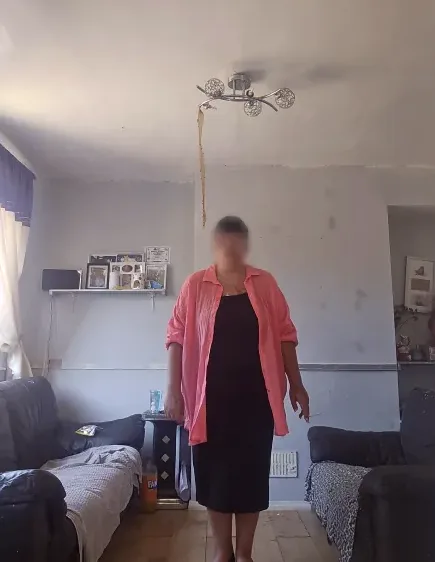 Nicola, 35