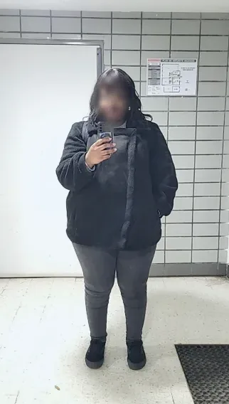 Rhona, 35
