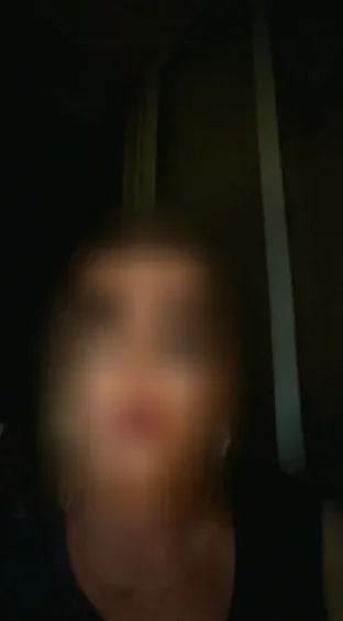 Toni, 34