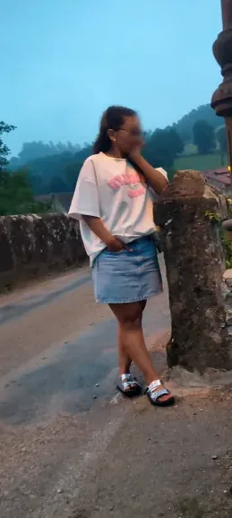 Zara, 32